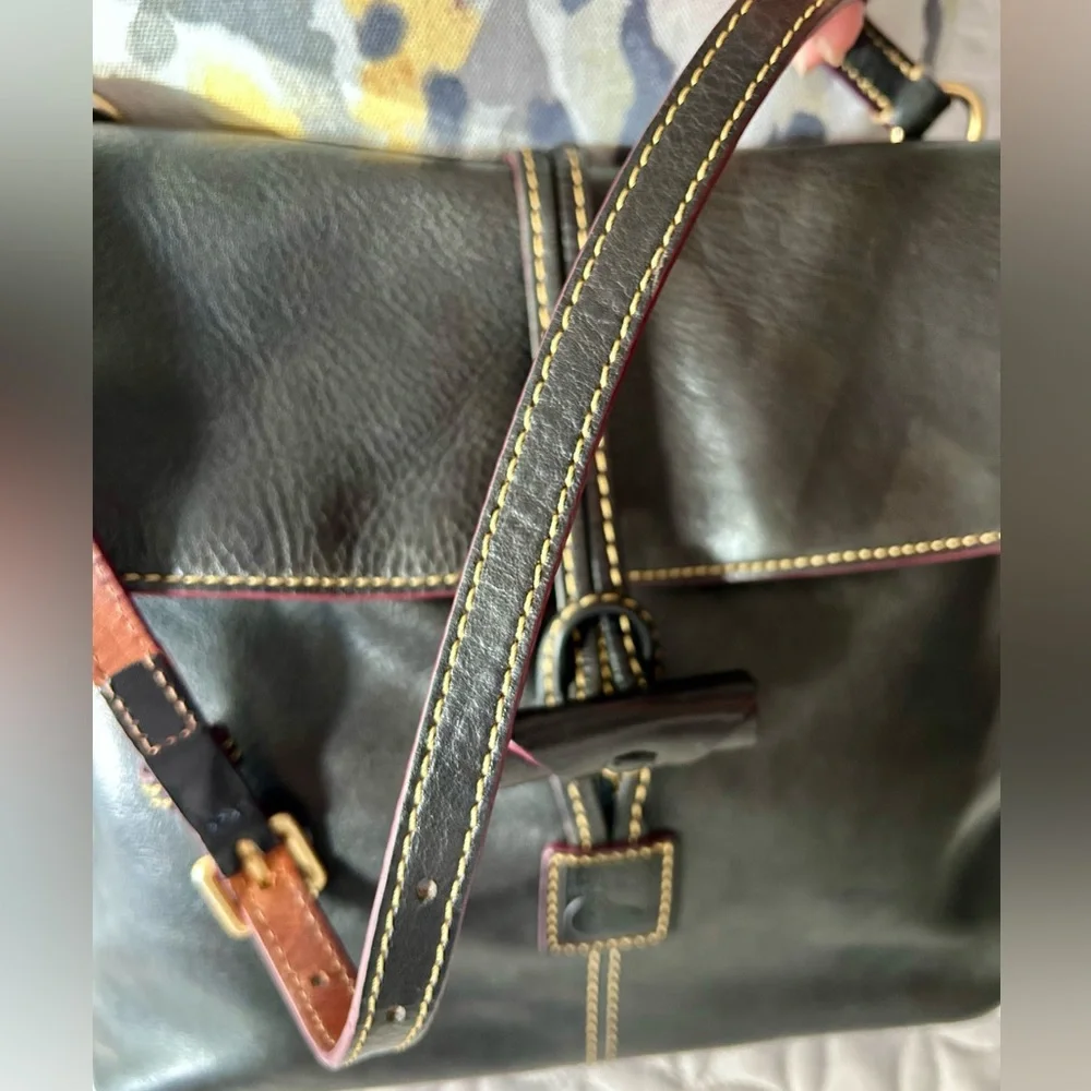 DOONEY & BOURKE FLORENTINE BLACK LEATHER SHOULDER BAG  Sleek polished leather - Picture 3 of 16